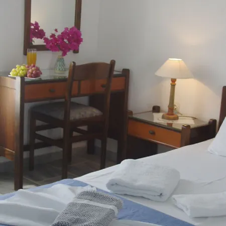 Despinas And Hotel Naousa (Paros)