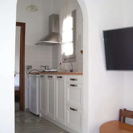 Despinas And Naousa (Paros)