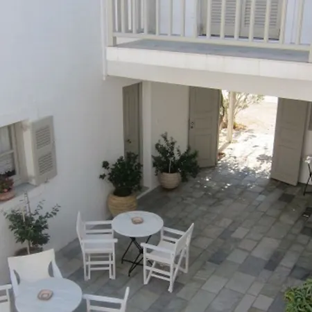 Despinas And Naousa (Paros)