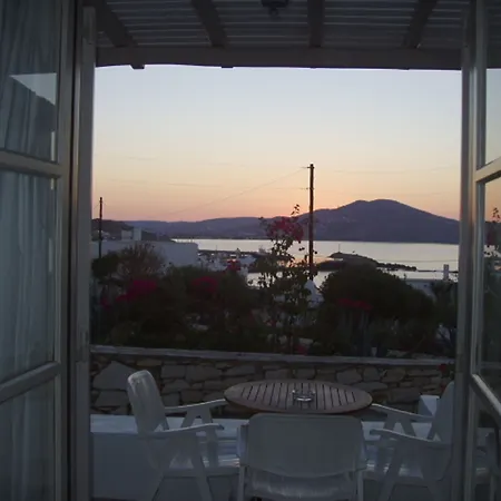 Despinas And 3* Naousa (Paros)