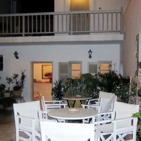 Despinas And Naousa (Paros)