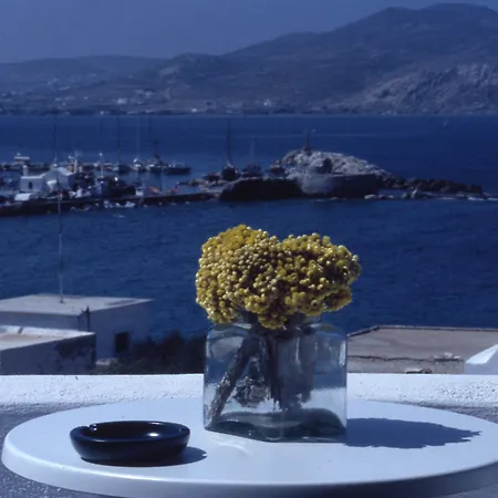 Despinas And 3* Naousa (Paros)